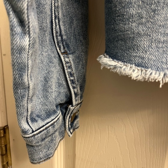 Maurices Women’s Cropped Distressed Blue Jean Jacket XSmall - Picture 6 of 9